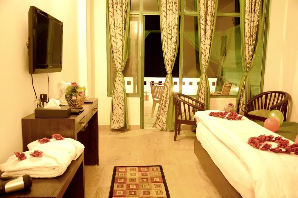 Lans Castle Hotel Lansdowne Bagian luar foto